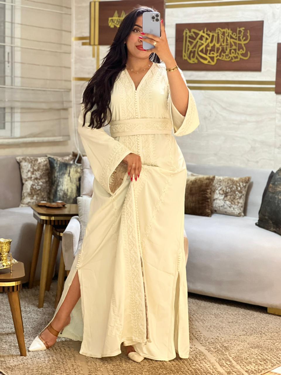 Caftan with sumptuous embroidery and handcrafted agate inlays