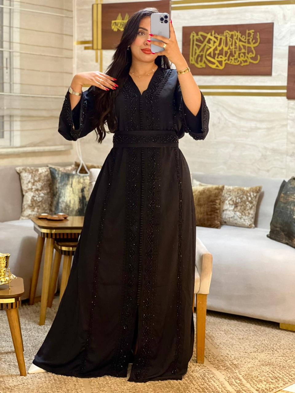 Caftan with sumptuous embroidery and handcrafted agate inlays